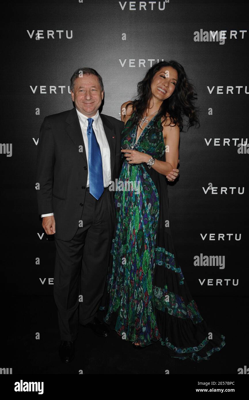 Jean Todt e Michelle Yeoh partecipano a una festa per promuovere il nuovo cellulare Vertu firma al Petit Palais a Parigi, Francia il 11 settembre 2008. Foto Thierry Orban/ABACAPRESS.COM Foto Stock