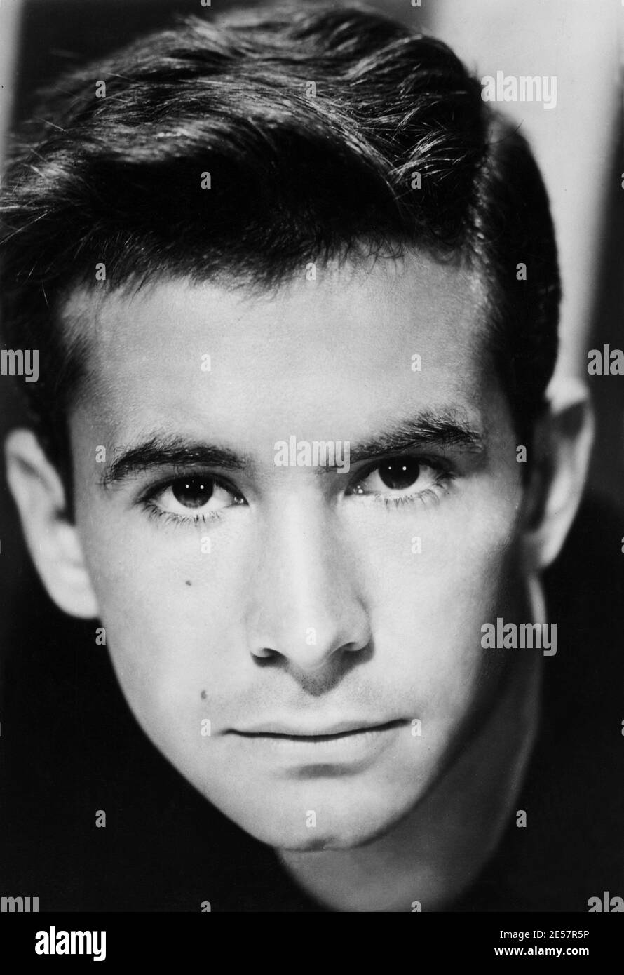 1960 , USA : l'attore cinematografico ANTHONY PERKINS ( 1932 - 1992 ) al tempo del film PSYCHO ( Psyco ) di Alfred Hitchcock - CINEMA - FILM - FILM ---- Archivio GBB Foto Stock