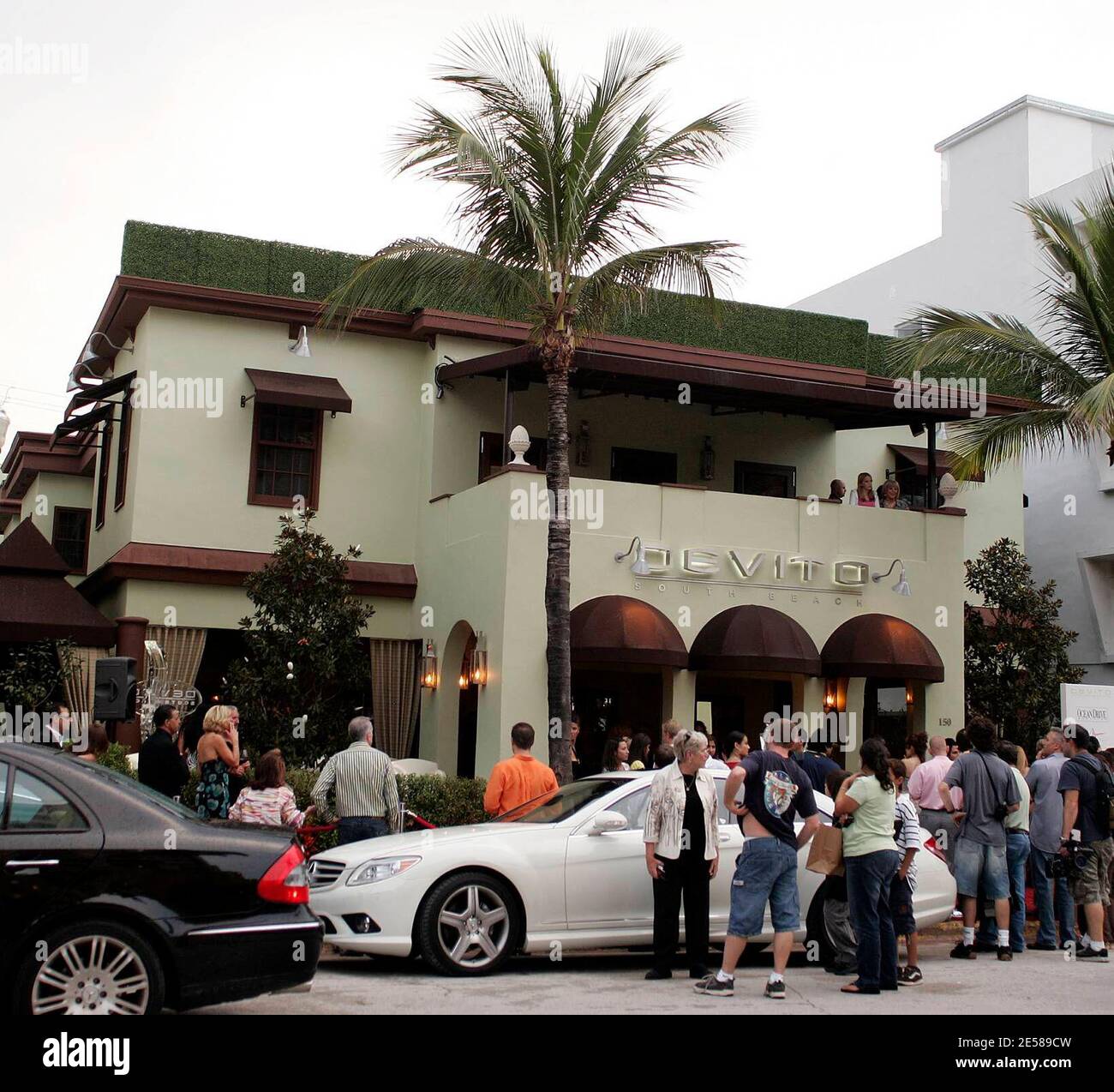 Atmosfera al Ristorante Devito South Beach. Miami Beach, tel. 6/13/07. DeVito South Beach, Miami Beach, Florida. [[FAM]] Foto Stock