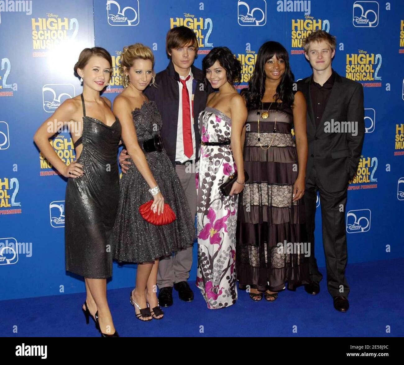 Il cast di 'High School Musical 2' alla loro prima europea alla O2 Arena. Londra, Regno Unito. 9/2/07. [[mappa]] Foto Stock