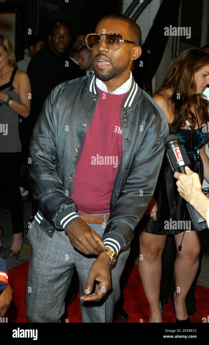 Kanye West, Brandon Davis, Emmy Rossum e Adrienne Bailon delle Chetah Girls partecipano alla festa settimanale in Touch a TenJune. Kanye West ha suonato durante la festa. New York, New York. 10/10/07. [[faa]] Foto Stock