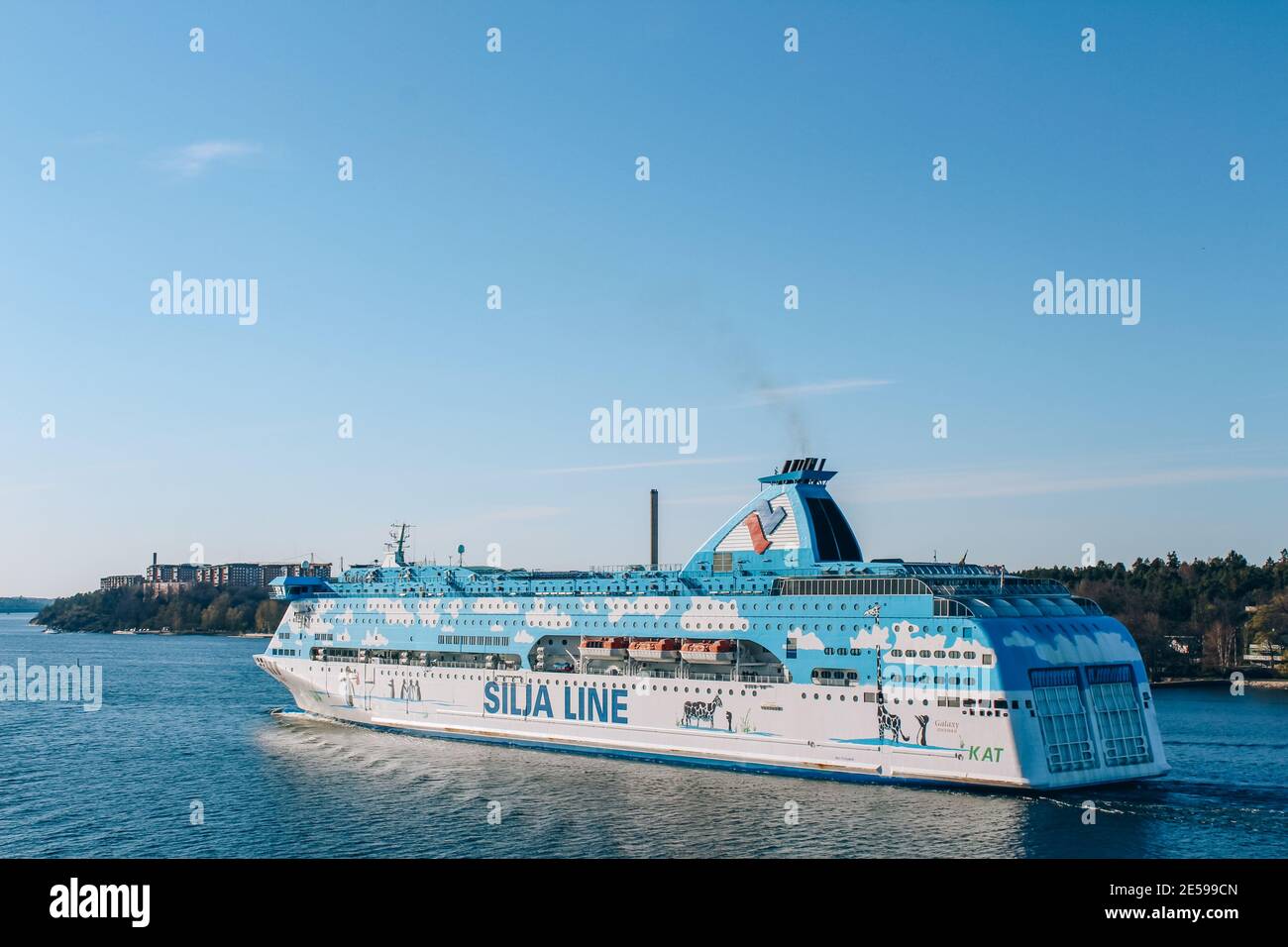 Stoccolma, Svezia - 1 maggio 2019 : paesaggio del Mar Baltico, nave da crociera di una regolare crociera primaverile tra Tallinn e Stoccolma. Concetto di turismo locale Foto Stock