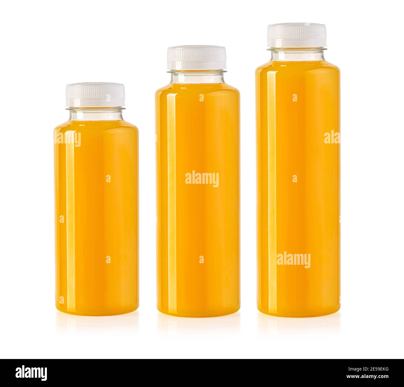 Succo giallo arancione bottiglia vaso su sfondo bianco isolato. Pronto per il tuo design. Imballaggio del prodotto Foto Stock
