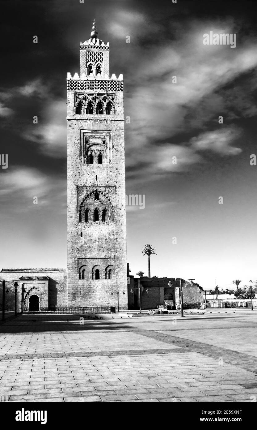 Moschea di Koutoubia a Marrakech, Marocco. Immagine in bianco e nero Foto Stock