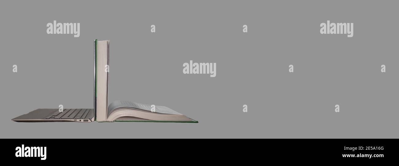 Banner con un computer portatile moderno posizionato da dietro a dietro con un folto libro aperto. Concetto per l'istruzione dell'era digitale, l'apprendimento a distanza e la scolarizzazione. Foto Stock