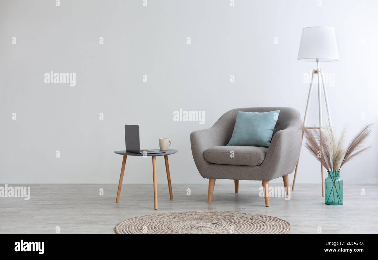 Accogliente design boho per lavorare a distanza e per il tempo libero a casa Foto Stock