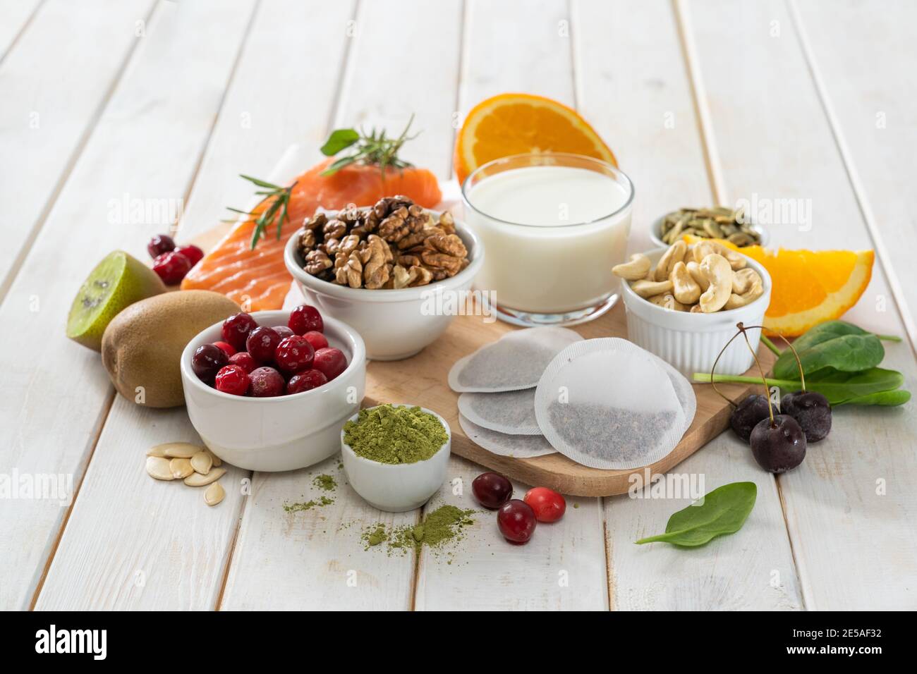 Selezione di cibo per un sonno migliore insonnia ricca in triptofano e melatonina Foto Stock