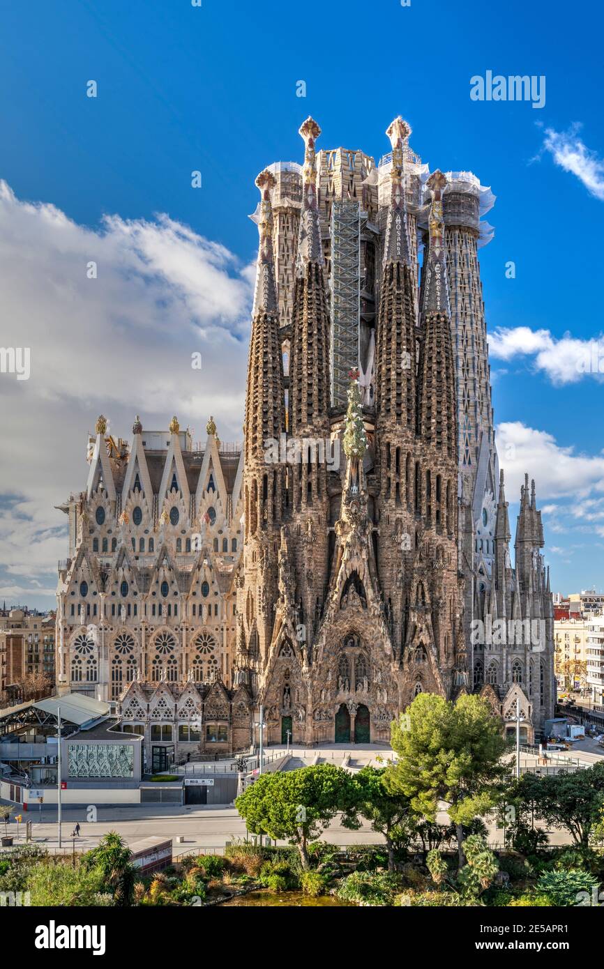 Basilica della Sagrada Familia, facciata della Natività, Barcellona, Catalogna, Spagna Foto Stock