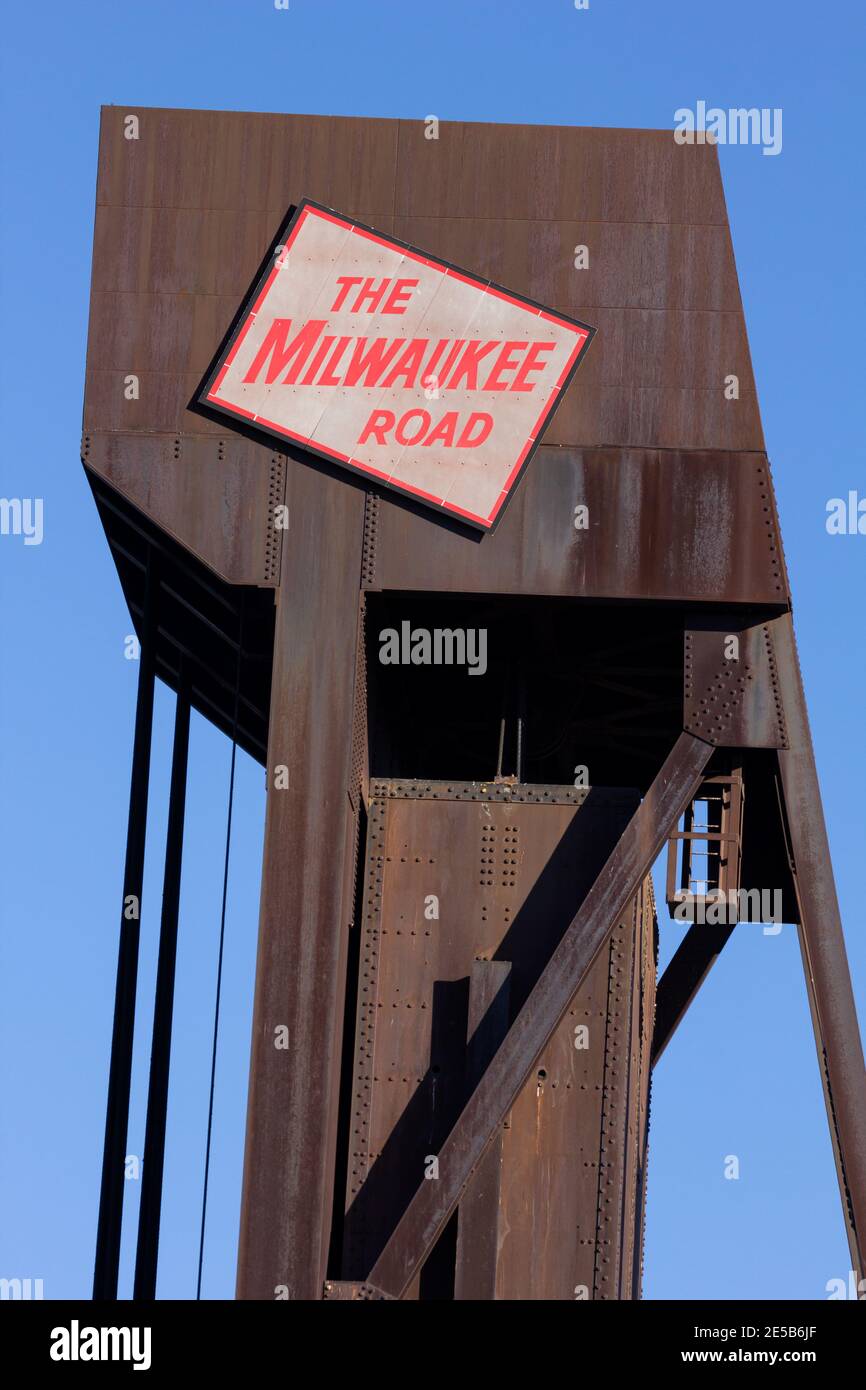 HASTINGS, MN, USA - 28 NOVEMBRE 2020: Logo e marchio di Milwaukee Road Railroad. Foto Stock