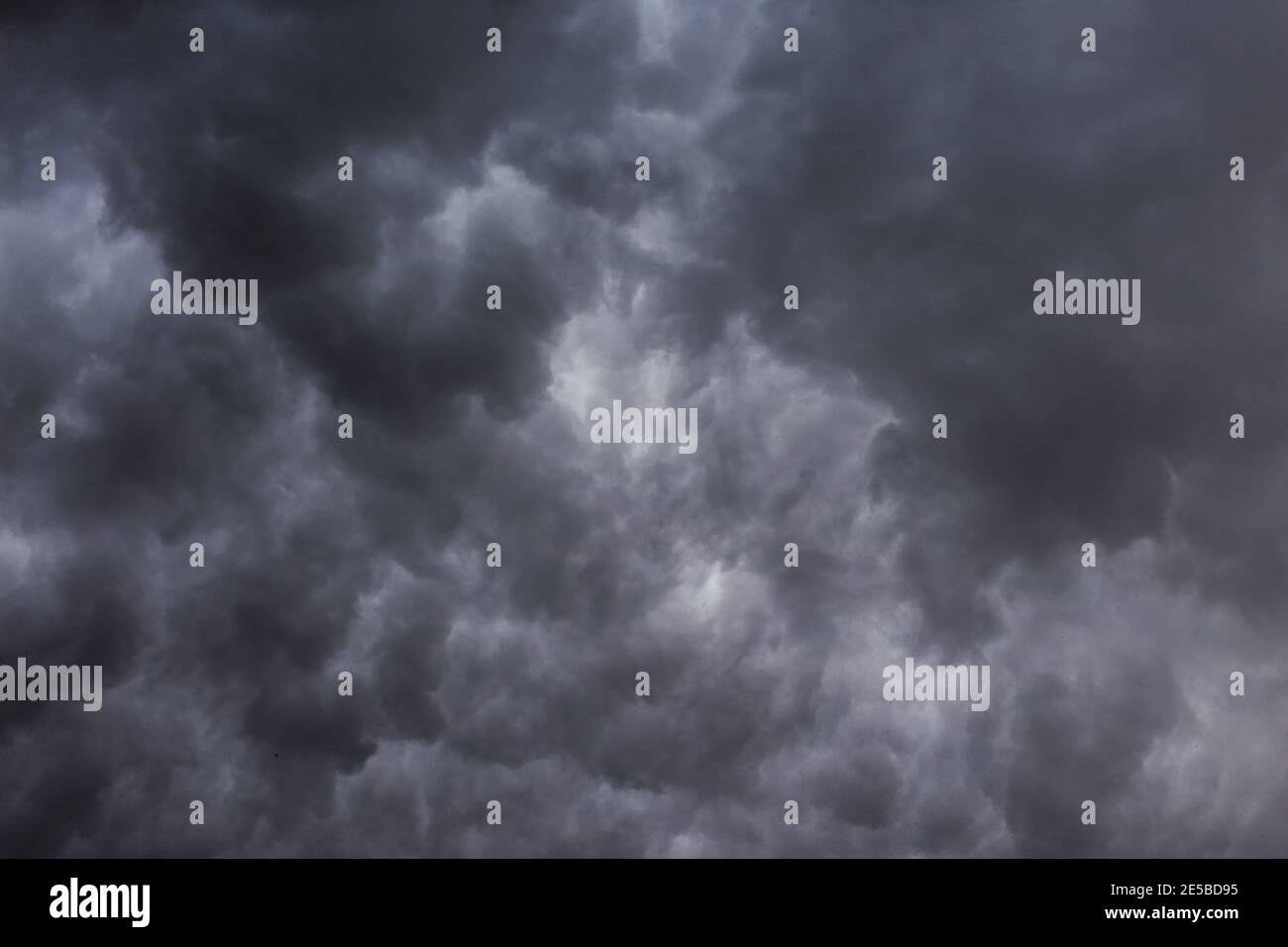 Nuvole buie e minacciose Foto Stock
