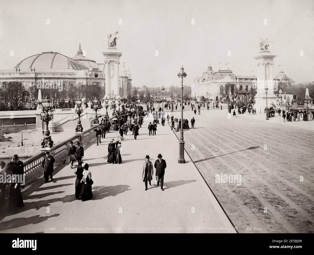 Fotografia d'annata 1900: Esposizione Universelle, Fiera Mondiale, Grande esposizione, Parigi. Pont Alexandre III, Alexander III ponte sul fiume Senna. Foto Stock