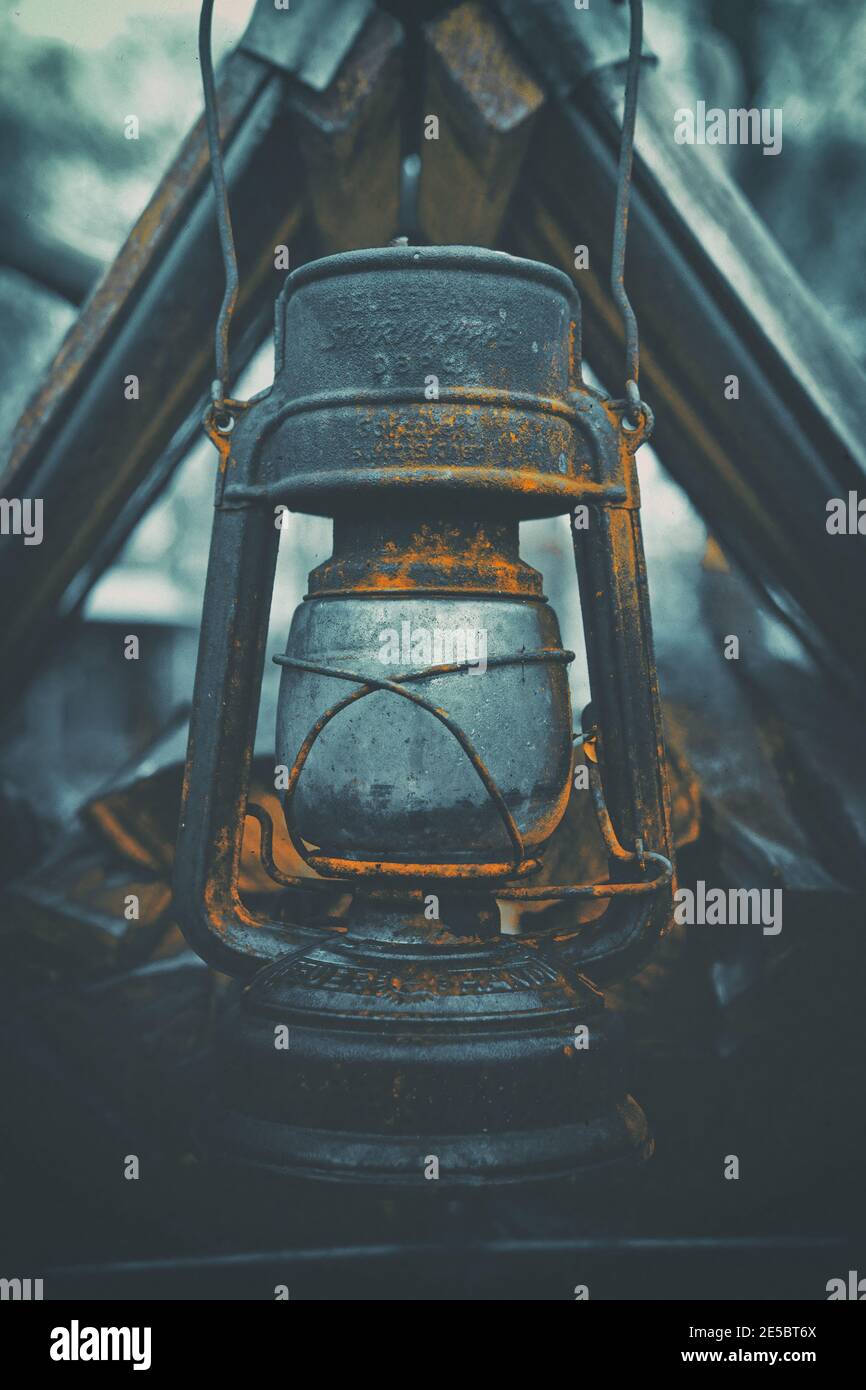 Una vecchia lampada ad olio per miniere di metallo Foto Stock