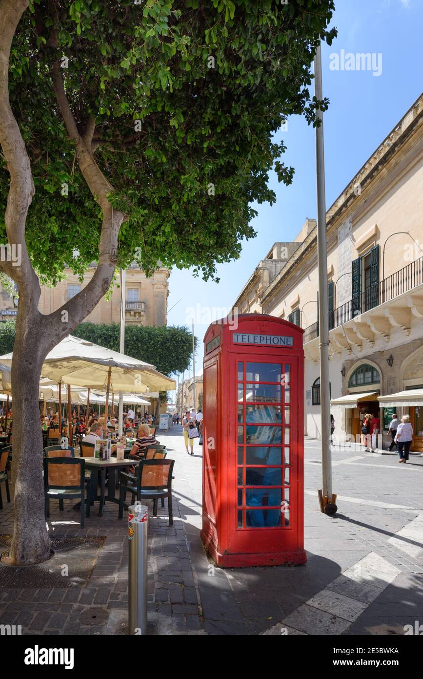 Telefono rosso a la Valletta Malta Foto Stock