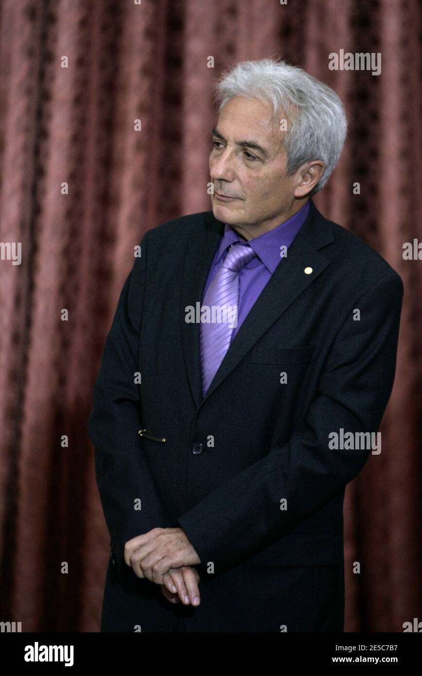 Albert Fert, Premio Nobel per la fisica 2007 ad una cerimonia presso l'Elysee Palace di Parigi, 30 settembre 2008. Joseph Sifakis e Albert Fert hanno ricevuto la medaglia Grand Officier de l'Ordre National du Merite. Foto di Jean-Francois Deroubaix/piscina/ABACAPRESS.COM Foto Stock