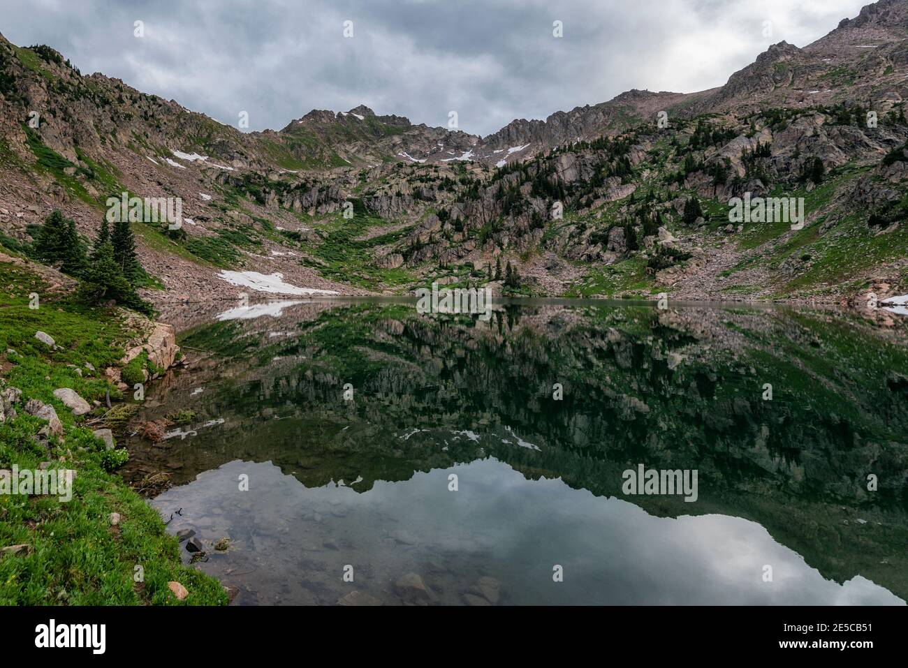Lago Pitkin nella natura selvaggia di Eagles Nest, Colorado Foto Stock