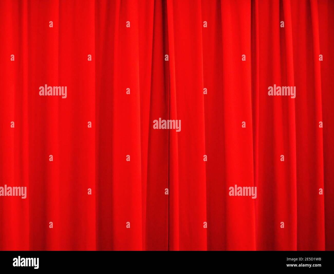 Tenda rossa nel teatro. Texture sfondo. Foto Stock
