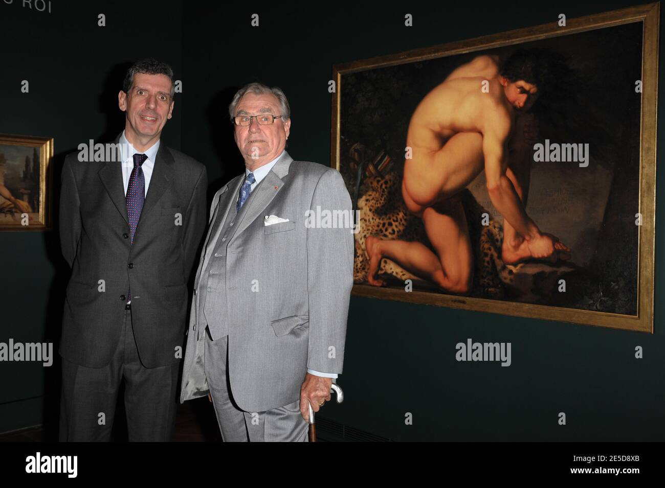 Il principe Henrik di Danimarca con il presidente del Museo del Louvre Henri Loyrette inaugura la mostra del pittore danese Nicolai Abildgaard al Museo del Louvre di Parigi, Francia, il 12 novembre 2008. Foto Thierry Orban/ABACAPRESS.COM Foto Stock