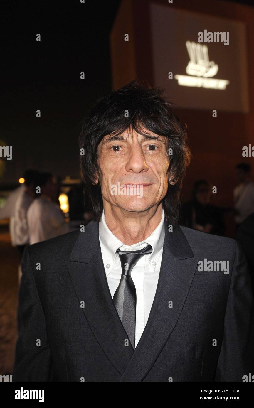 Il chitarrista Rolling Stones Ron Wood si pone durante la festa di inaugurazione del nuovo Museo d'Arte Islamica a Doha, Qatar, il 22 novembre 2008. Il museo è stato progettato dagli architetti I.M. PEI e Jean-Michel Wilmotte. Foto di Ammar Abd Rabbo/ABACAPRESS.COM Foto Stock