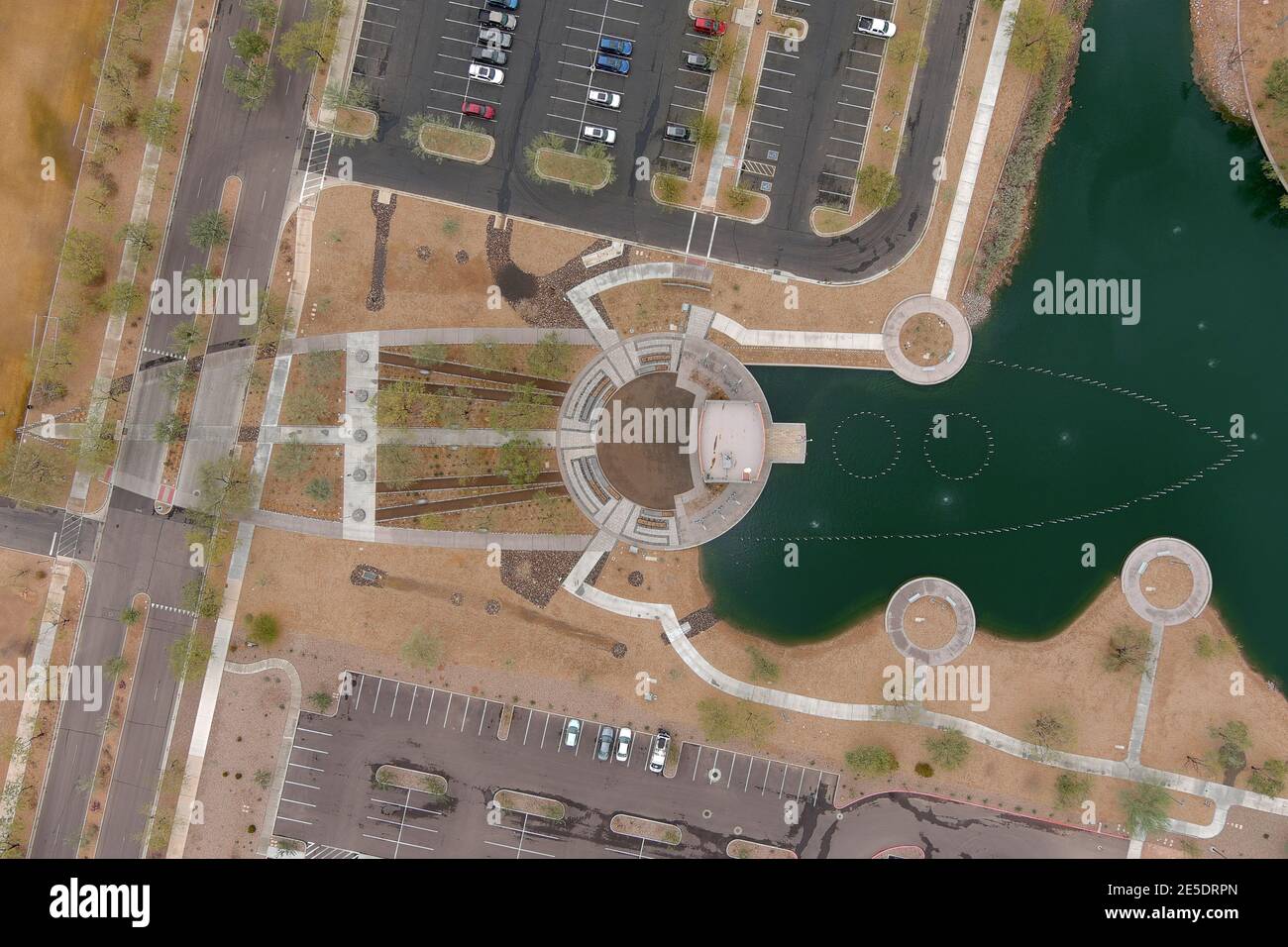 Una vista aerea della USS Arizona Memorial Gardens a Salt River, martedì 26 gennaio 2021, a Scottsdale, Ariz. il sito, un fiume sale Pima-Maricopa in Foto Stock