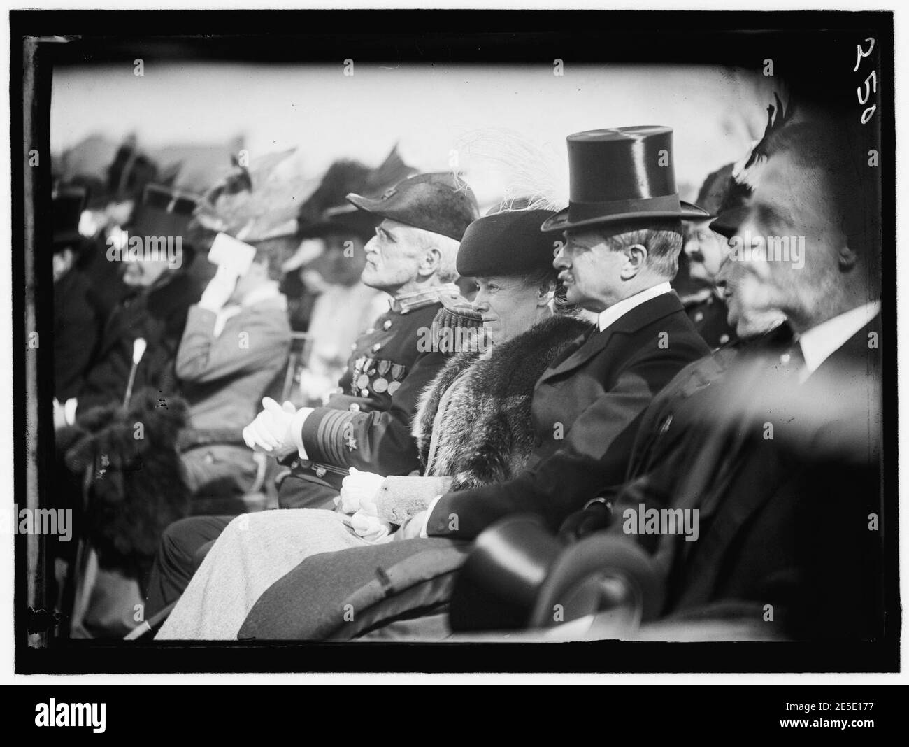 MEYER, GEORGE VON L. Con MRS. TAFT; i soldati e marinai monumento a Annapolis Foto Stock