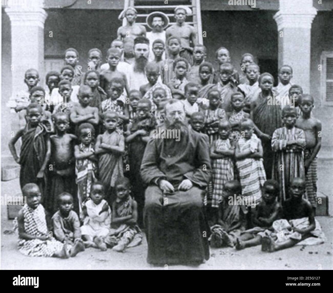 Mgr Pellet en visite à Athiémé, Dahomey, fin Mars 1905. Foto Stock