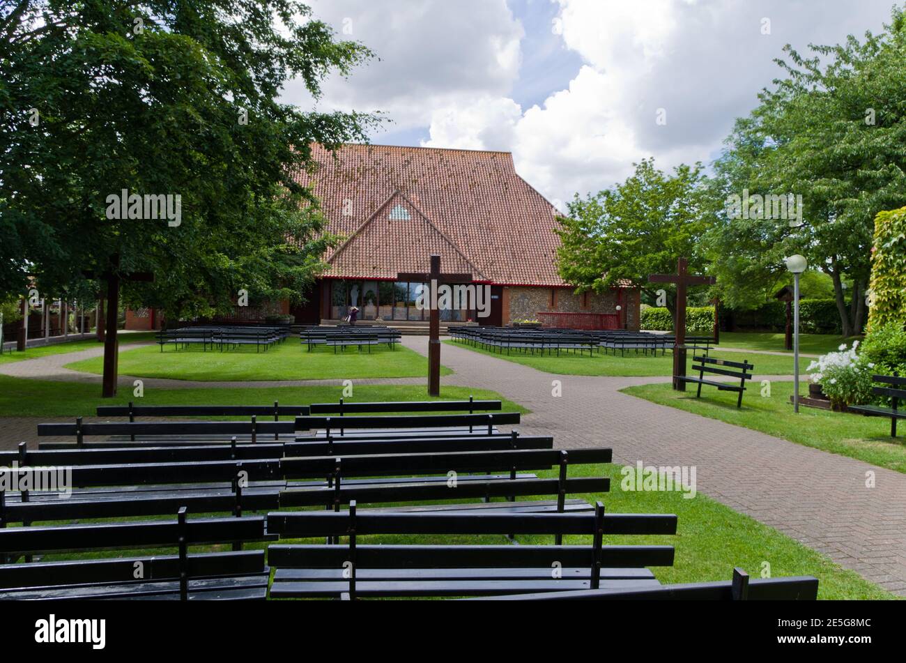 All'interno dei terreni della Slipper Chapel o del Santuario Cattolico Romano di nostra Signora, Houghton St Giles, Norfolk, UK Foto Stock