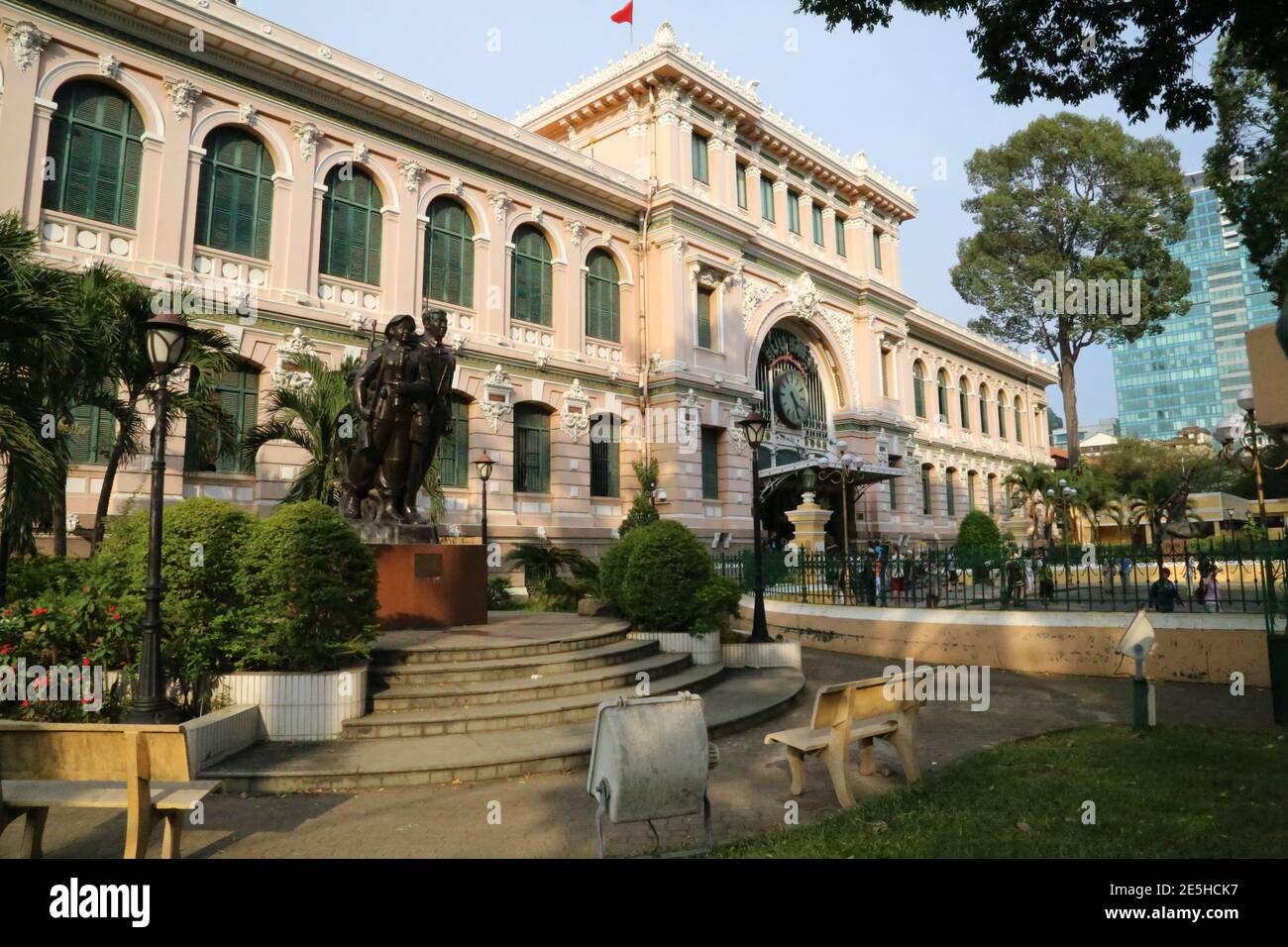 Ho Chi Minh City, Vietnam - Aprile 29 2014: Lo storico edificio dell'Ufficio postale di Saigon Foto Stock