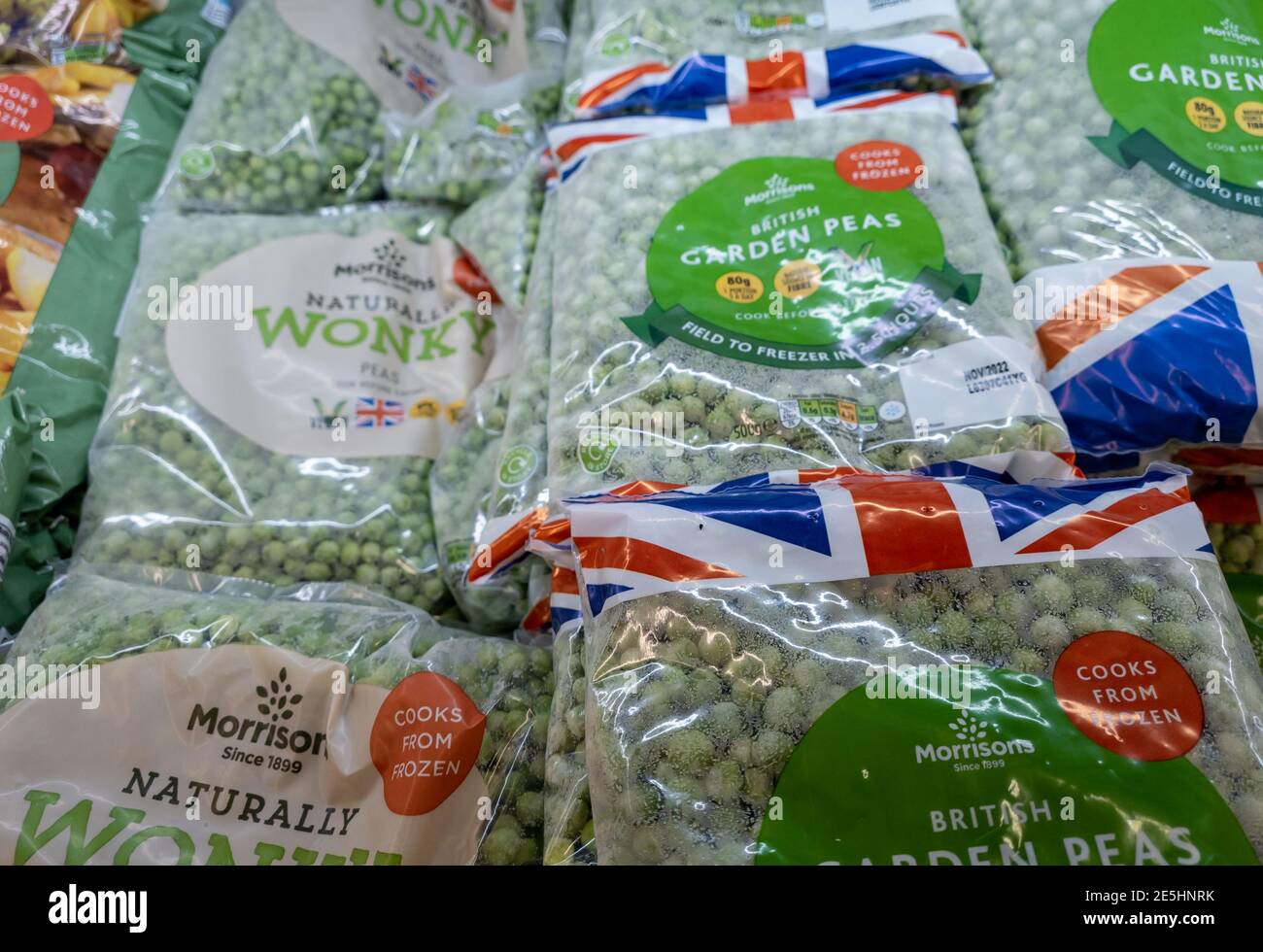 Piselli surgelati al supermercato Morrisons. Foto Stock