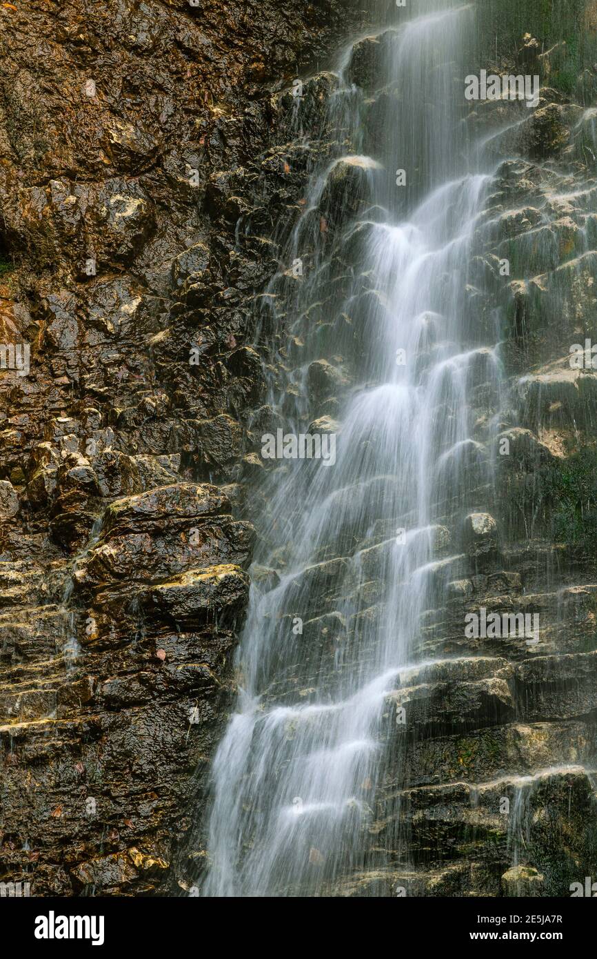 Cascata di San Giovanni, dettagli dei salti d'acqua. Parco Nazionale della Maiella, Abruzzo, Italia Foto Stock