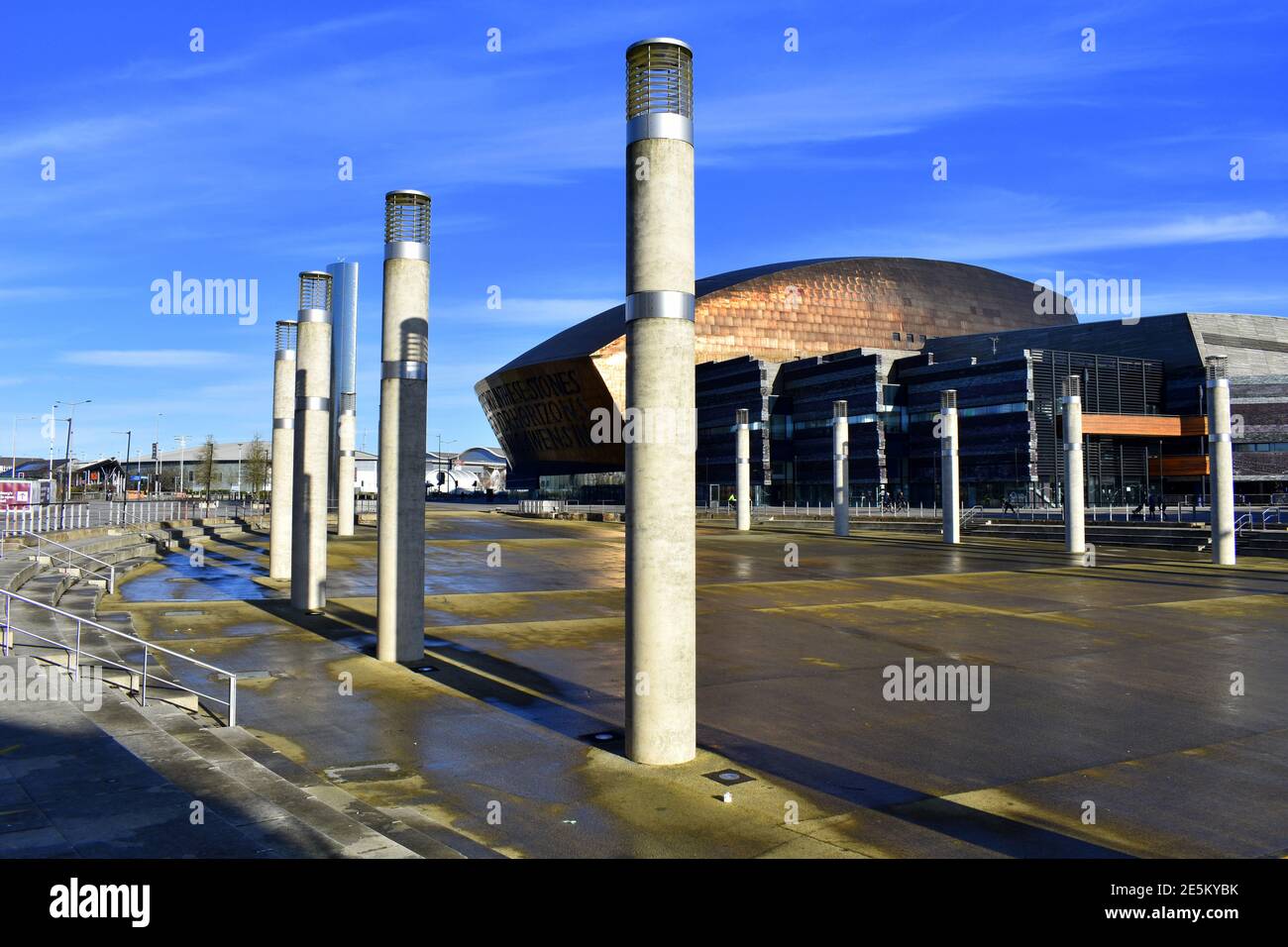 Roald Dahl Plass e il Wales Millenium Building, Cardiff Bay, Cardiff, Galles Foto Stock