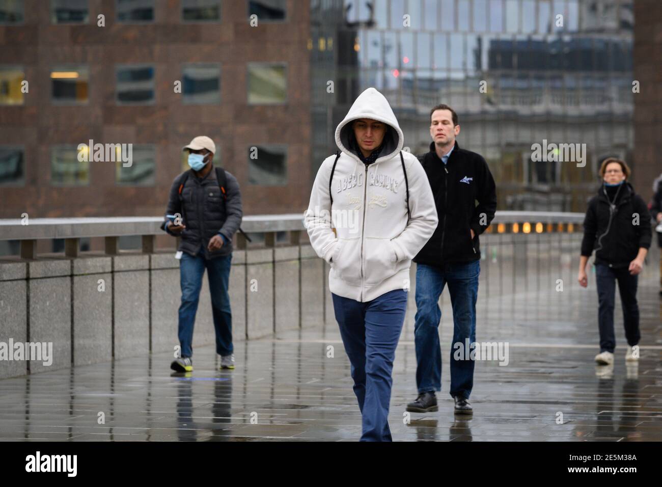 Ora di punta sul London Bridge durante il blocco COVID 2021 Foto Stock