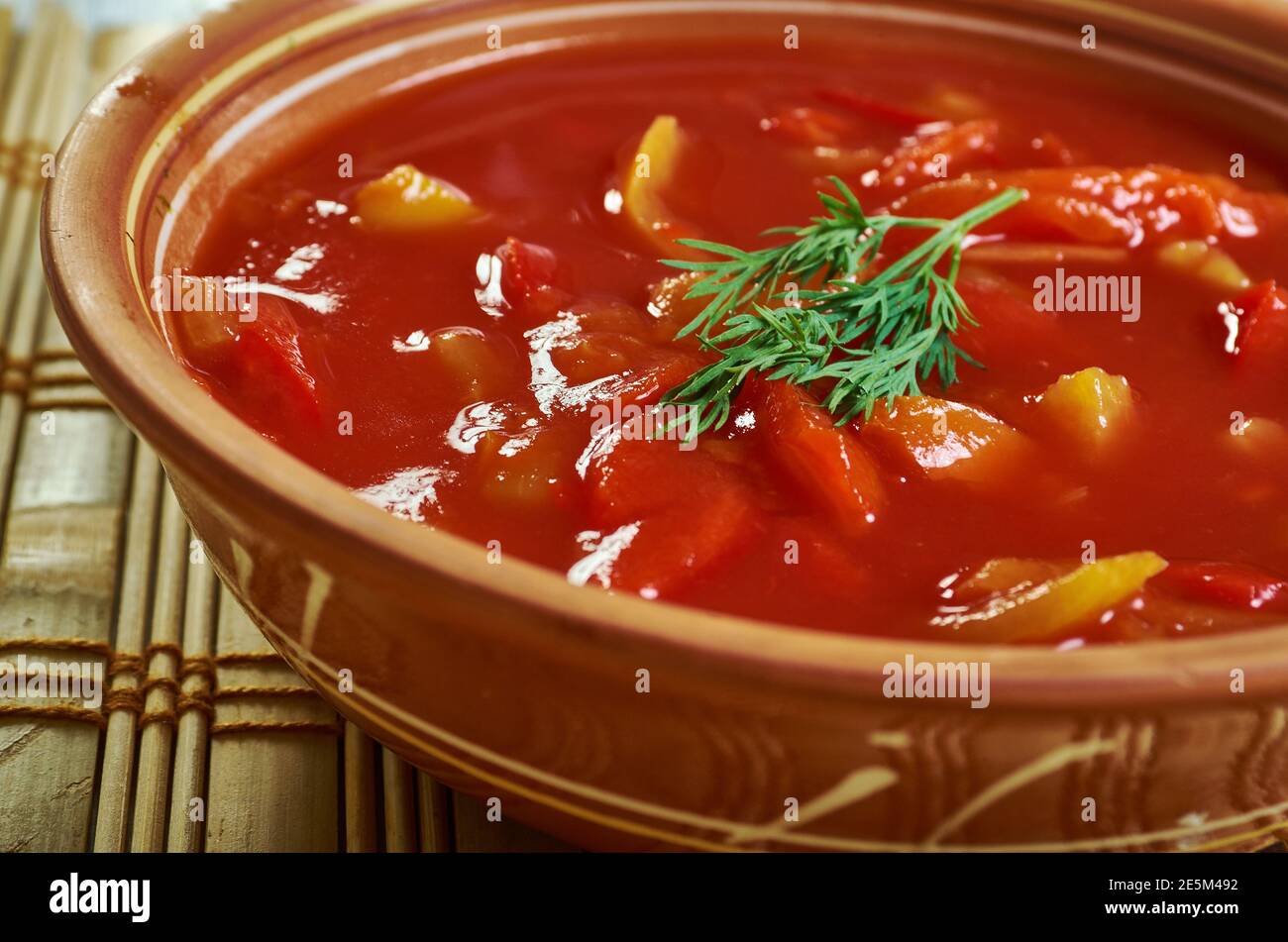 Ghiveci calugaresc - stufato di verdure rumeno Foto Stock