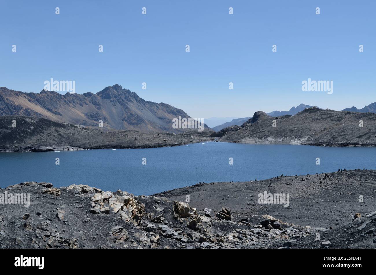 Lago formato dal Ghiacciaio Pastoruri, Cordillera Blanca, Huascaran National Park, Ancash, Perù. Preso in 2016. Foto Stock