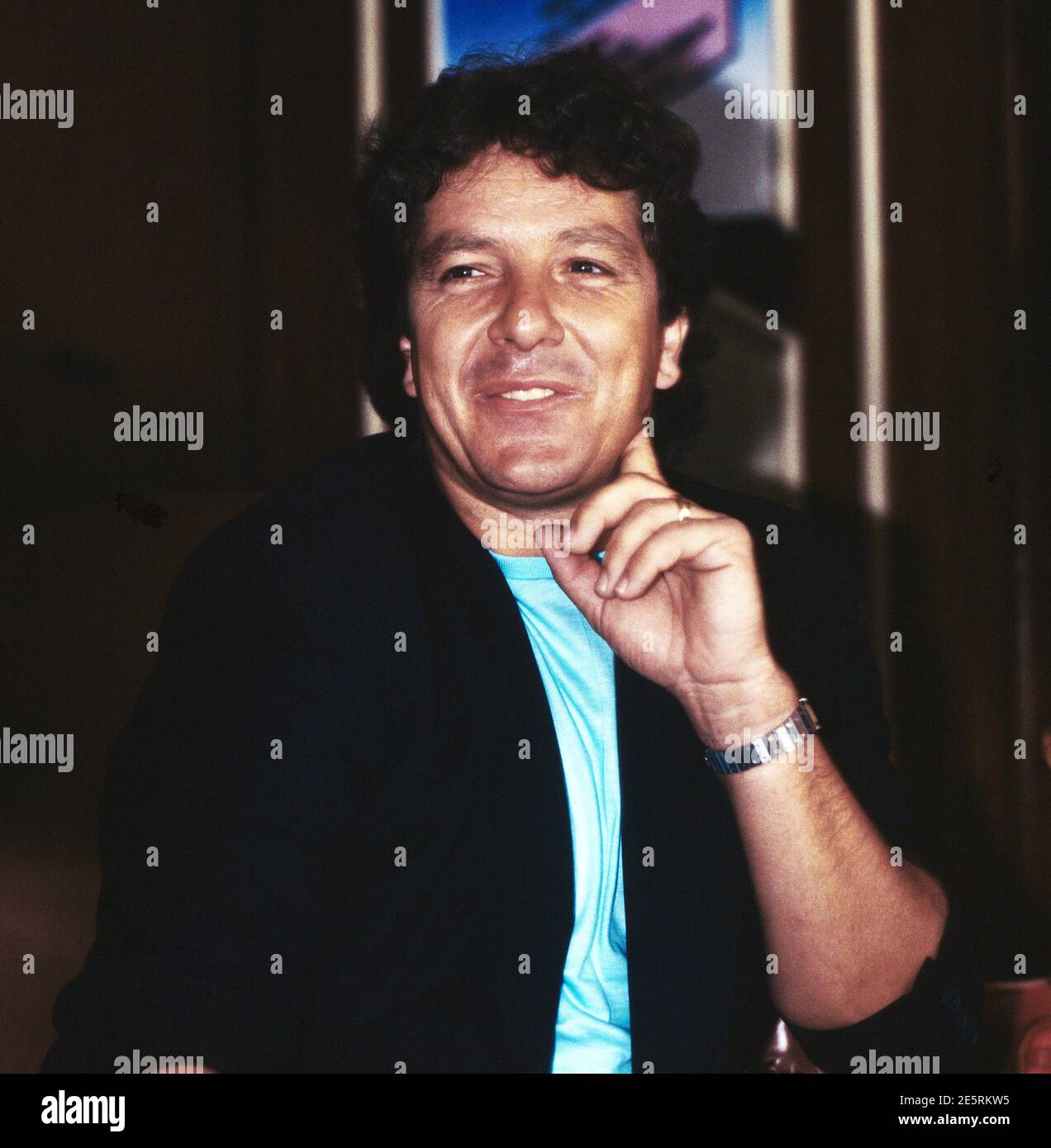 Michael Schanze, deutscher Moderator und Sänger, auf der IFA a Berlino, Germania 1987. Foto Stock