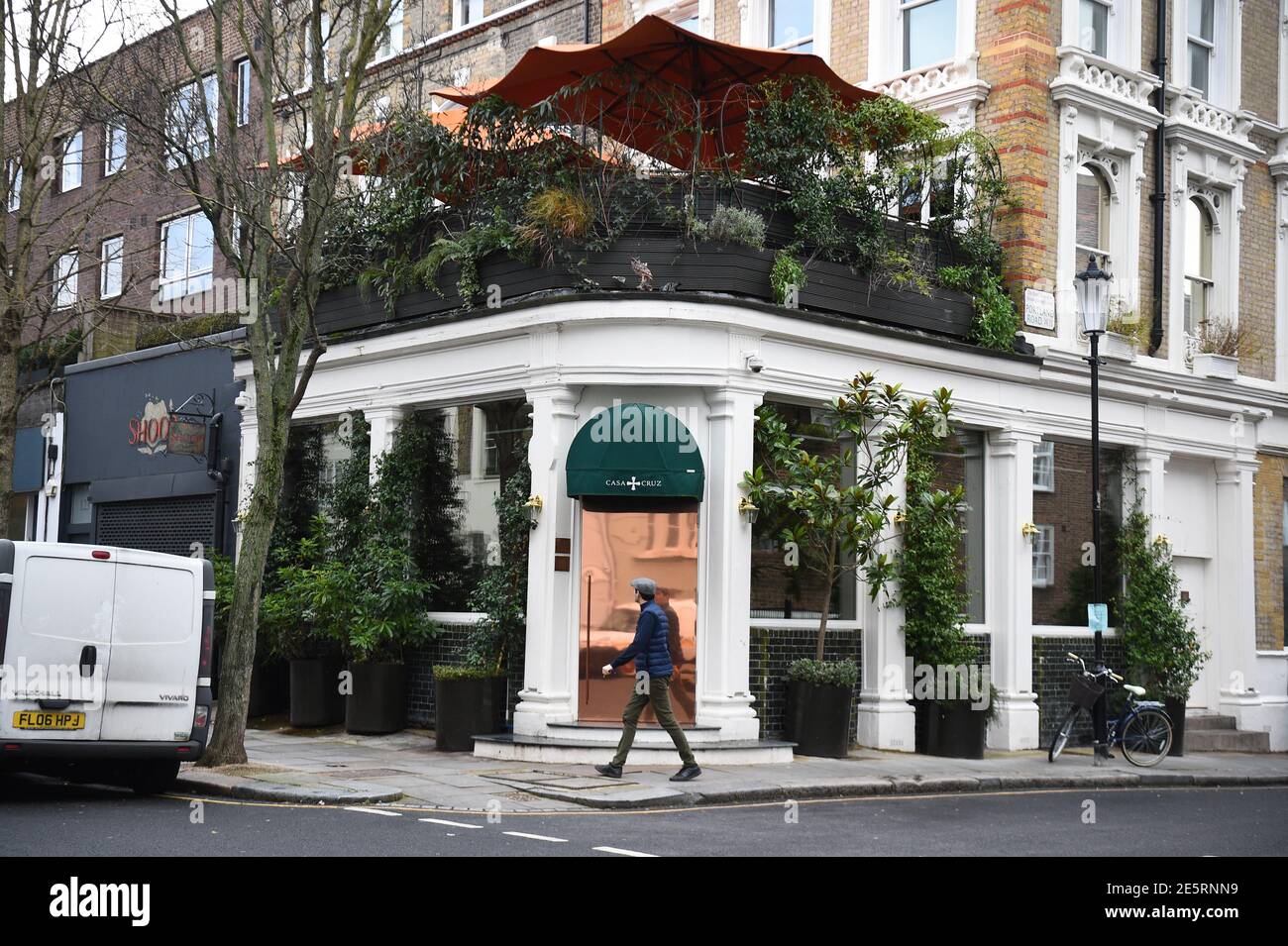 Il ristorante Casa Cruz a Notting Hill, a ovest di Londra, dove la cantante Rita ora ha tenuto una festa di trentesimo compleanno il 28 novembre in violazione delle regole di blocco. La pop star si è scusata in precedenza per la sua decisione di lanciare una celebrazione che ha infranto le regole di Covid. Data immagine: Giovedì 28 gennaio 2021. Foto Stock