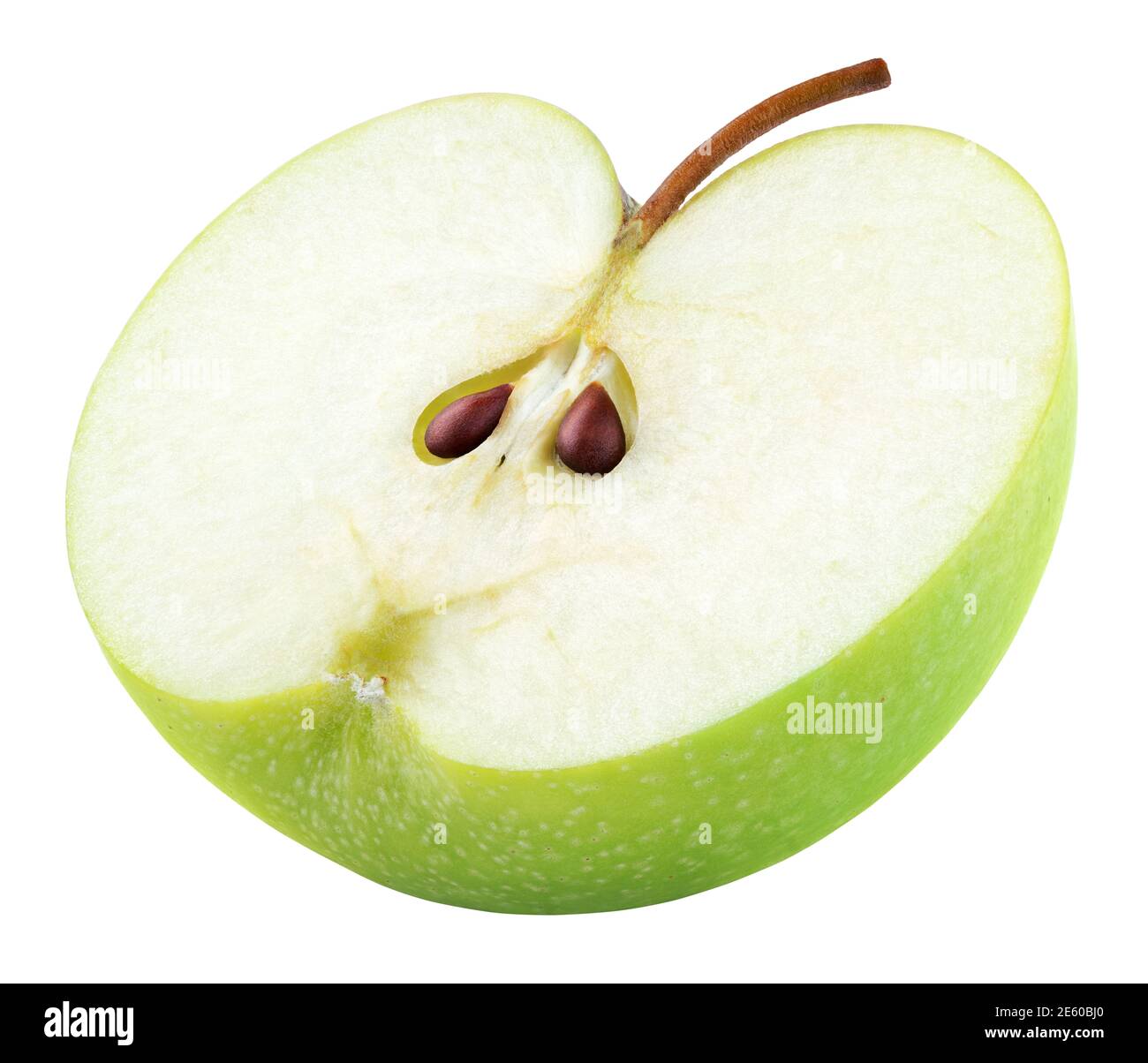 Metà verde di mela con semi e gambo isolato su sfondo bianco. Metà di mela verde con percorso di ritaglio. Profondità di campo completa Foto Stock