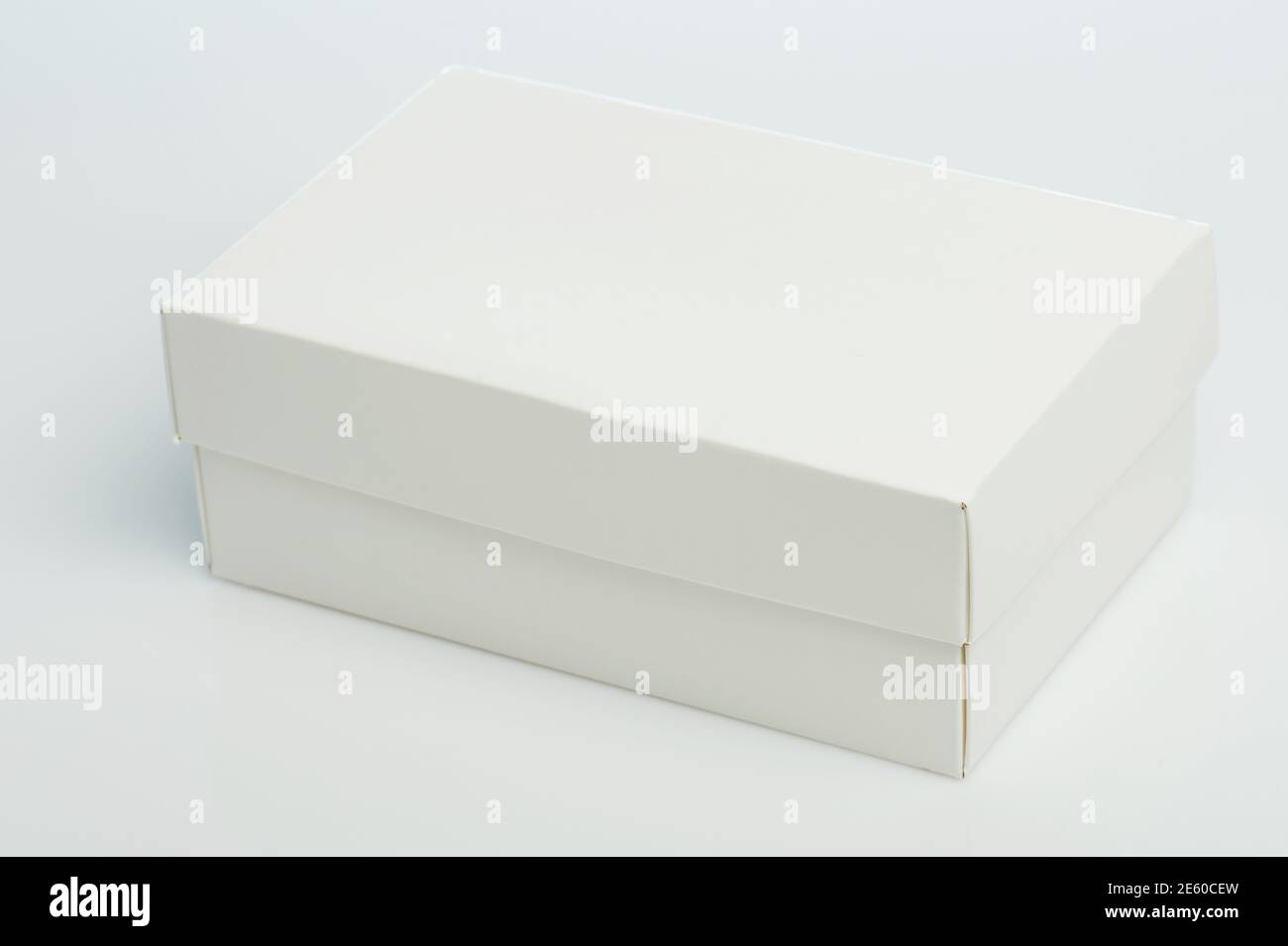 Rettangolo bianco casella isometrica vista isolata su sfondo studio Foto Stock