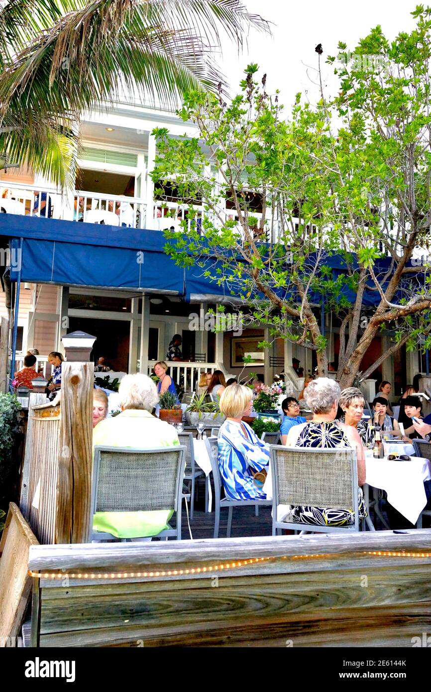Ristorante Louie's Backyard Key West, Florida, Florida USA. Il punto più meridionale degli Stati Uniti continentali. Isola destinazione di vacanza per turismo rilassato. Foto Stock