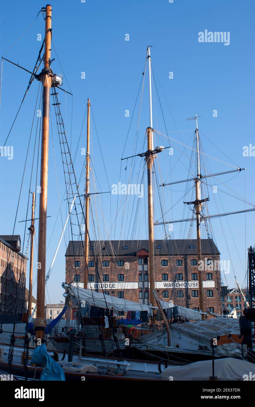 Vita quotidiana a bordo nave ormeggiata a Gloucester ormeggia un giorno d'inverno limpido e stupefacente Foto Stock