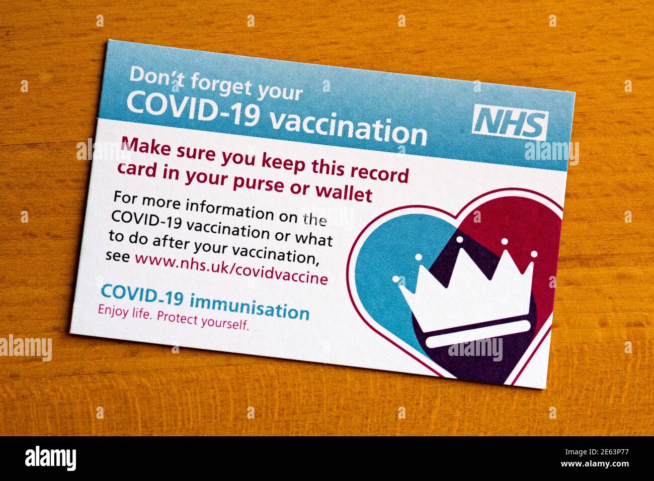 Covid-19 Vaccination Card o Vaccination Card Foto Stock