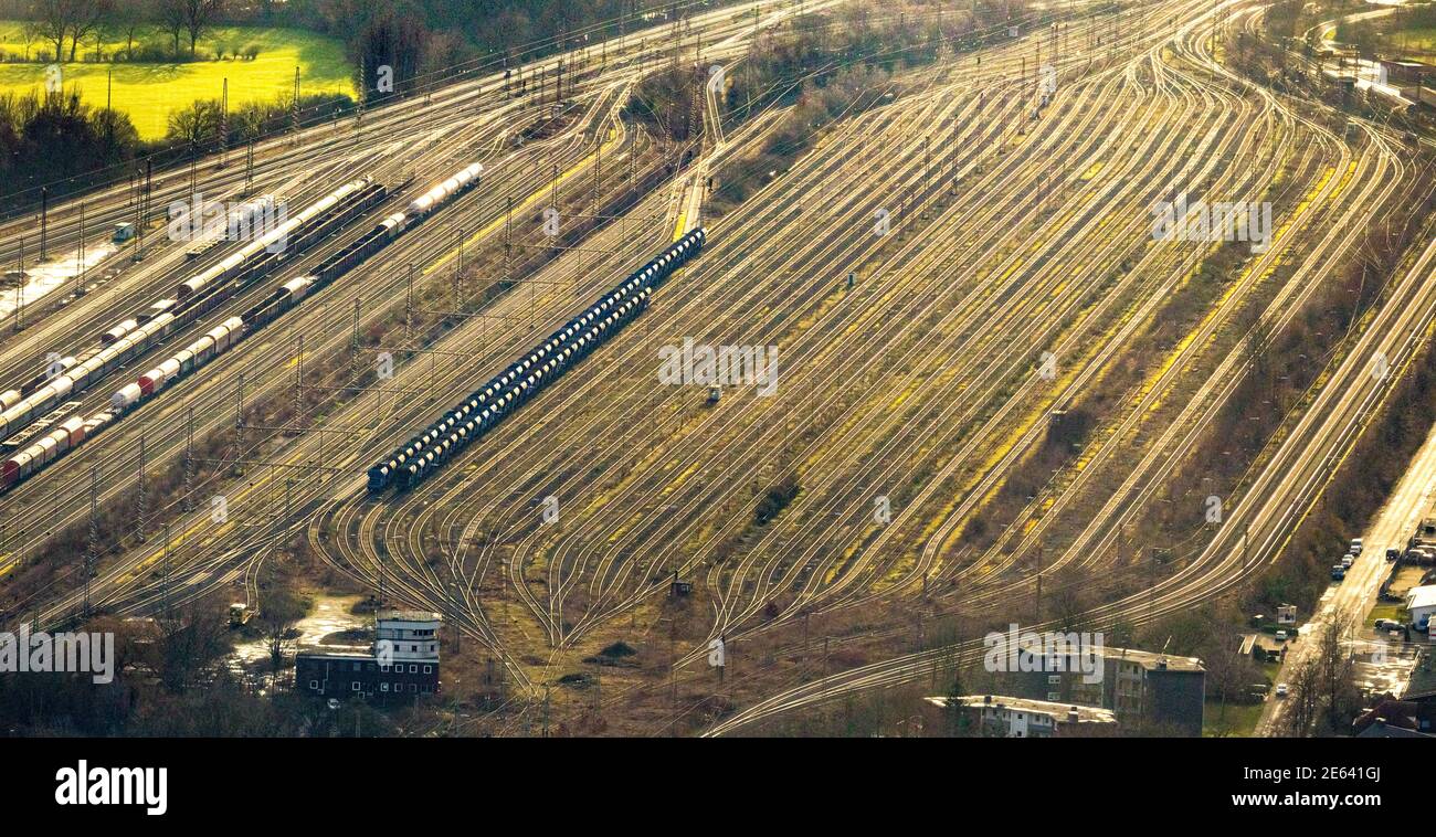 Vista aerea cortile di marshalling e stazione di trasporto retroilluminata in Hamm, Ruhr zona, Nord Reno-Westfalia, Germania, binari ferroviari, stazione, DE, Deutsche B Foto Stock