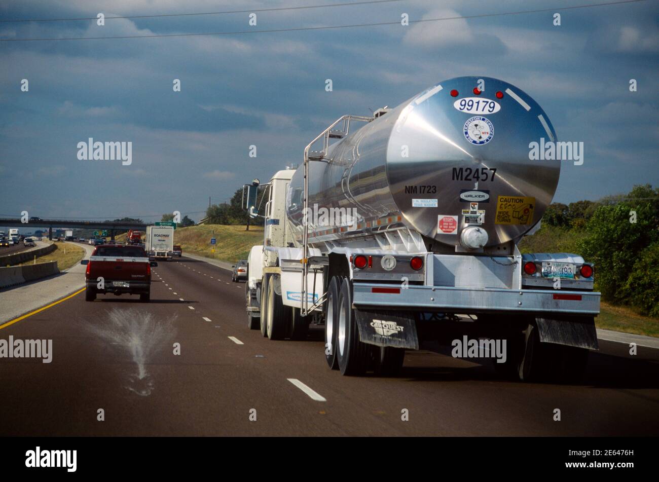 Autocisterna a benzina Austin Texas USA sulla strada per Austin Foto Stock