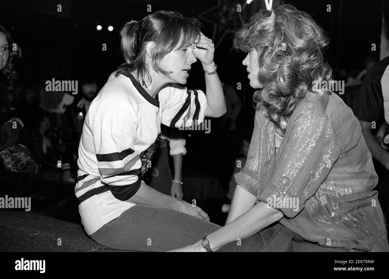 Jane fonda e Susan St. James al Flippers Roller Rink per eventi a sostegno di era, Los Angeles, ottobre. 29, 1978 Foto Stock