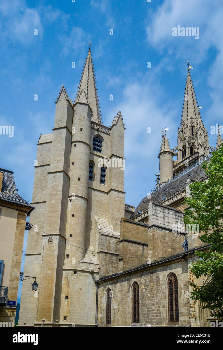 Cattedrale di Notre-Dame e Saint-Privat, cattedrale cattolica romana e basilica minore a Mende, dipartimento della Lozère, regione dell'Occitanie, Francia meridionale Foto Stock