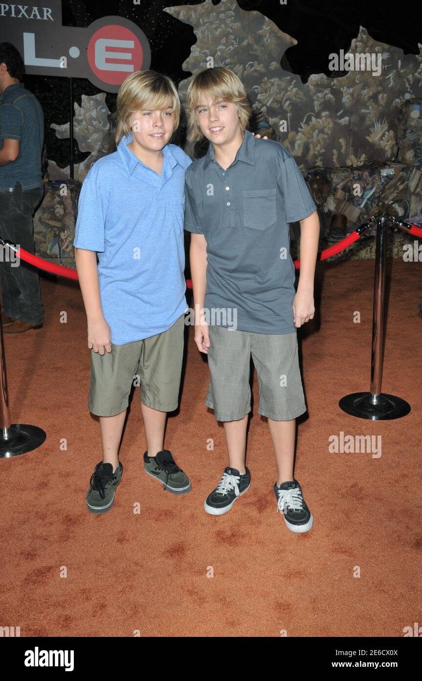 Dylan Sprouse e Cole Sprouse alla prima mondiale di Wall-e tenuto al Teatro Greco in Griffith Park.CA..06,21,08 Foto Stock