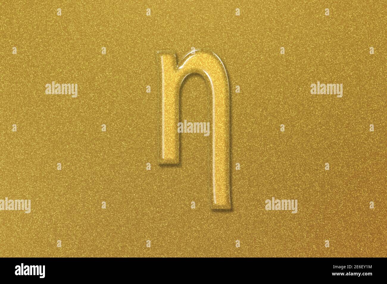 Segno ETA. Lettera ETA, alfabeto greco, sfondo oro Foto Stock