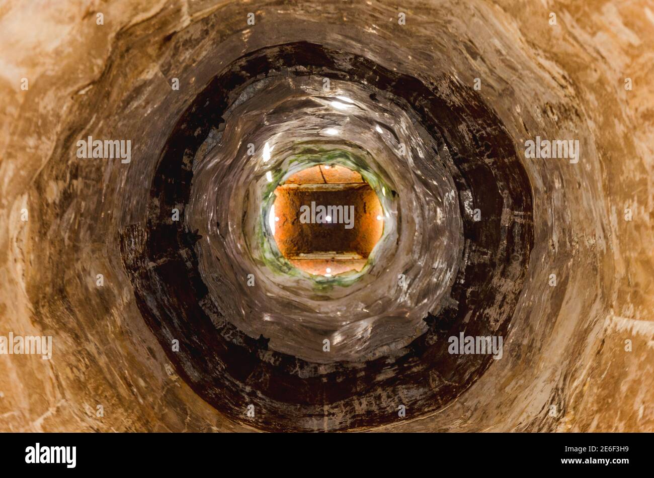Siargao Island Himaya Beach, il miglior faro bianco e le incredibili palme Coconuts, Tigasao Village, San Isidro. Ottima acqua blu dell'oceano e sabbia bianca Foto Stock
