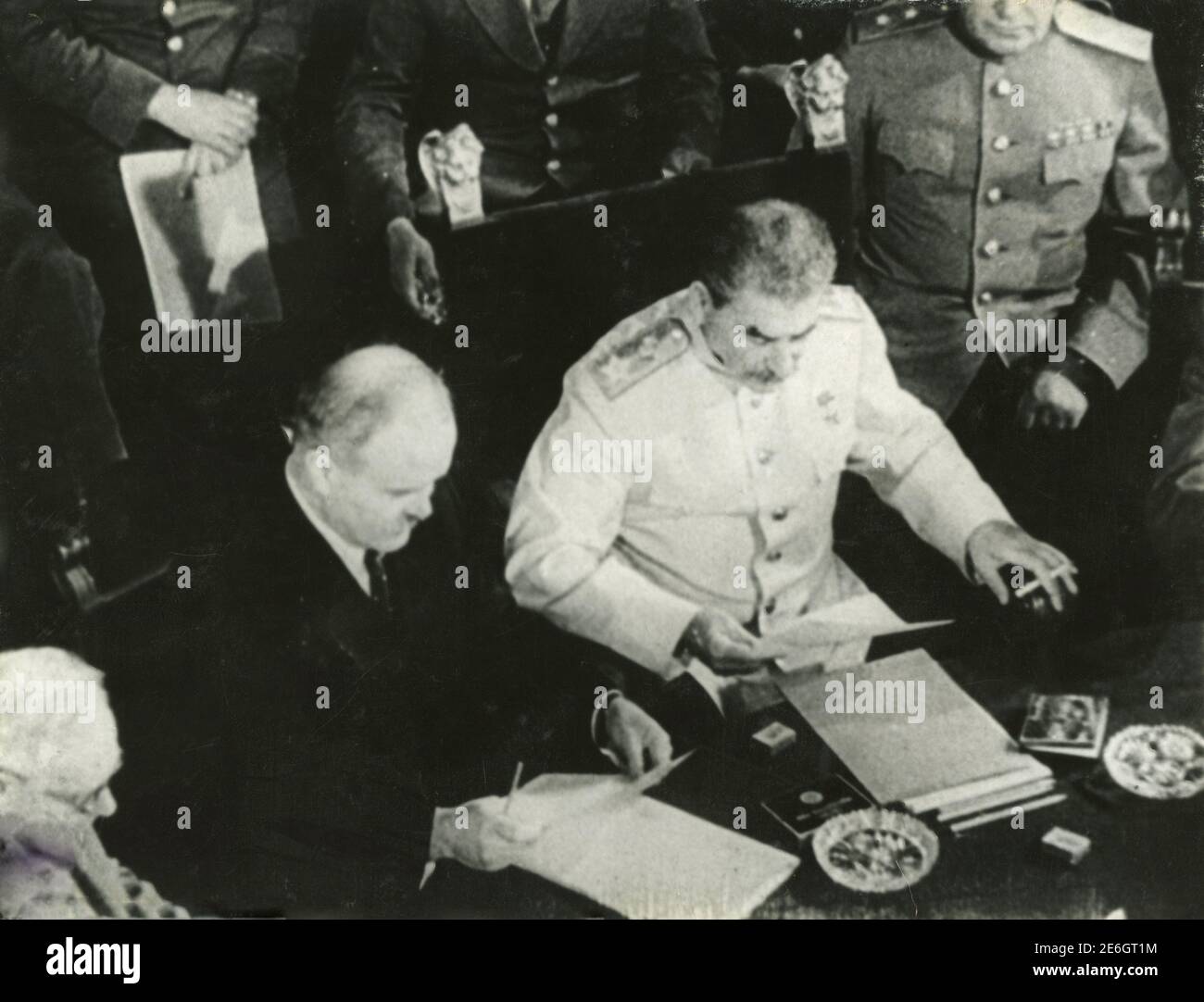 Il leader dell'URSS Josef Stalin e il leader britannico Clement Attlee alla Potsdam Conference, 1945 Foto Stock