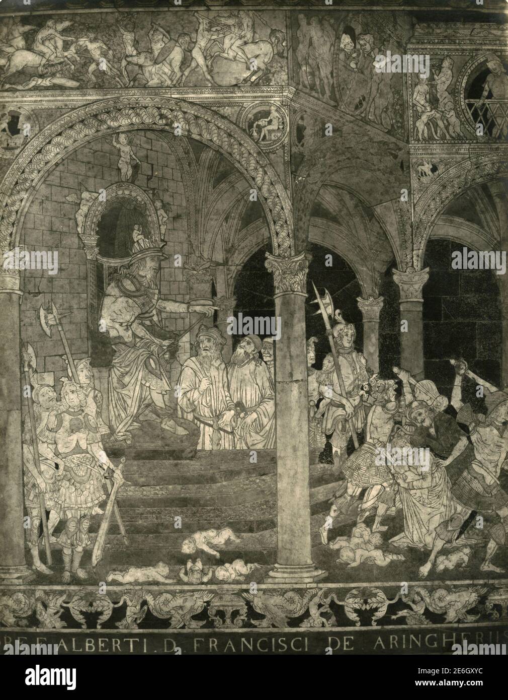 Il massacro degli Innocenti, intagliato sul pavimento dall'artista italiano Matteo di Giovanni, Cattedrale di Siena, Italia anni '30 Foto Stock