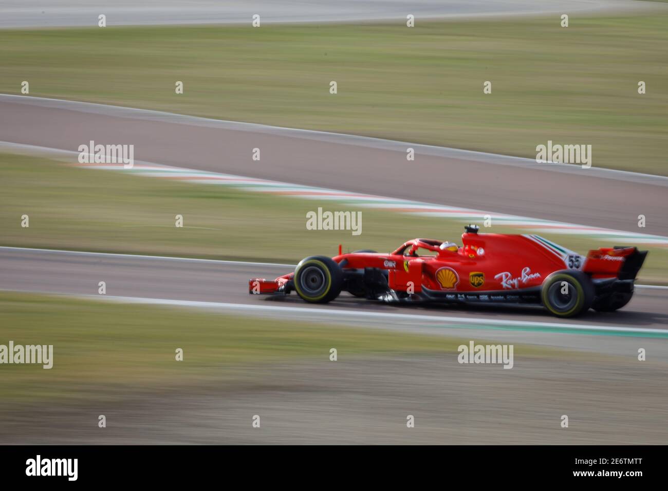 Maranello, ITALIA. 27 gennaio 2021. Carlos Sainz Jr. (N° 55) durante i test privati di Formula 1 2021 sul Fiorano Test Track; il pilota spagnolo è Ferrari' Foto Stock